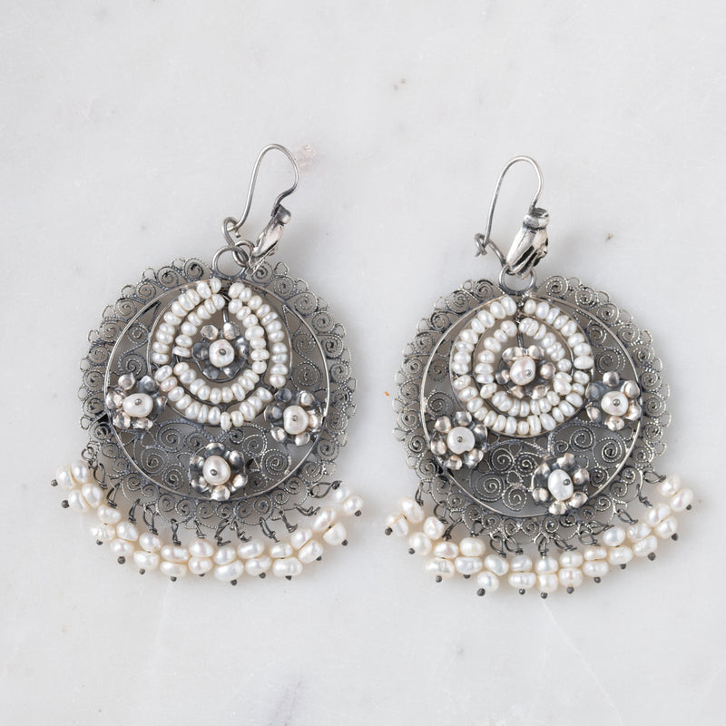 Arillo Concha Perla Earrings