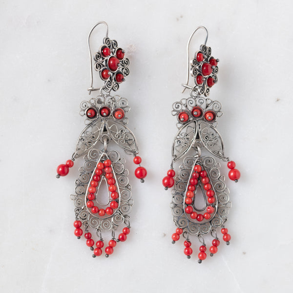 Arte Alas Demosca Coral Rojo Earrings