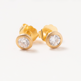 Diamond Studs in 18K Gold. 6mm lab diamonds