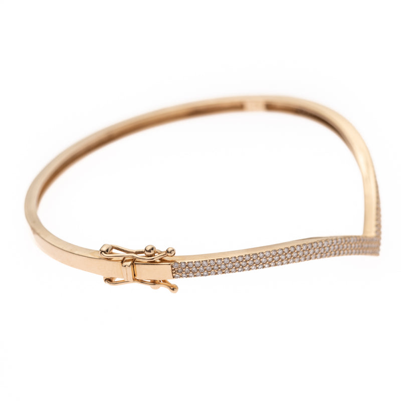 diamond V gold bracelet 