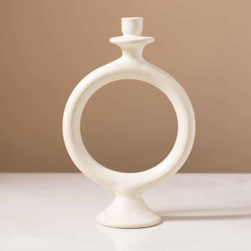 O Candleholder
