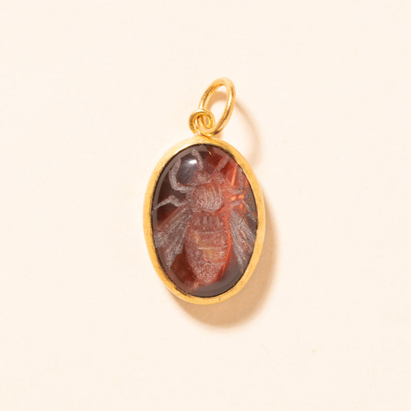 queen bee set in cat's eye gold and silver