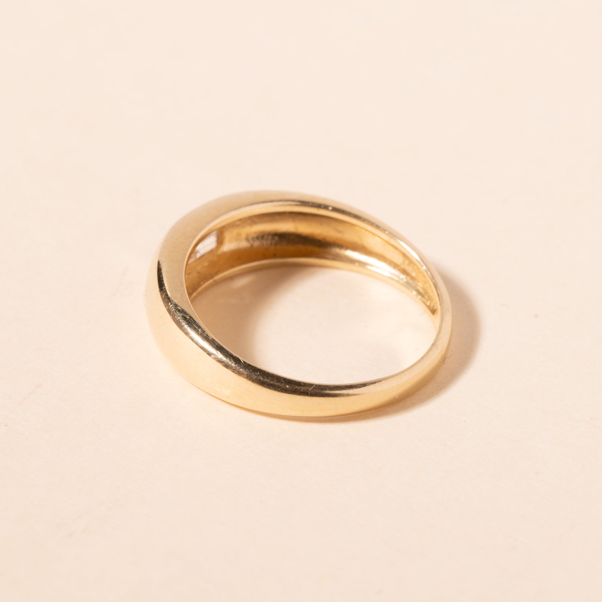 diamond baguette in gold ring 