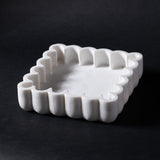 white marble waved plate 