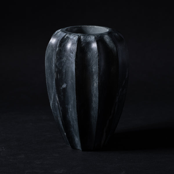 black marble vase 7.5 in