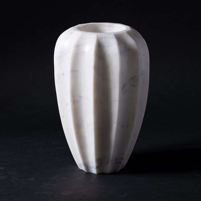 marble vase 9in white 