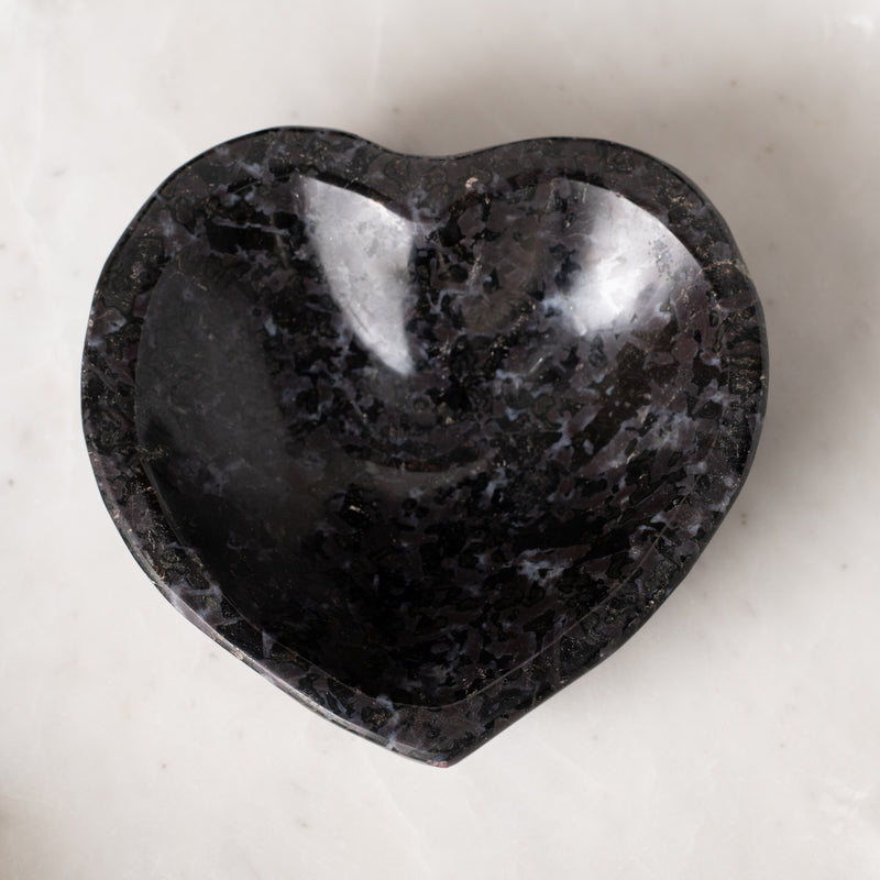 Grande Gabbro Heart Bowl