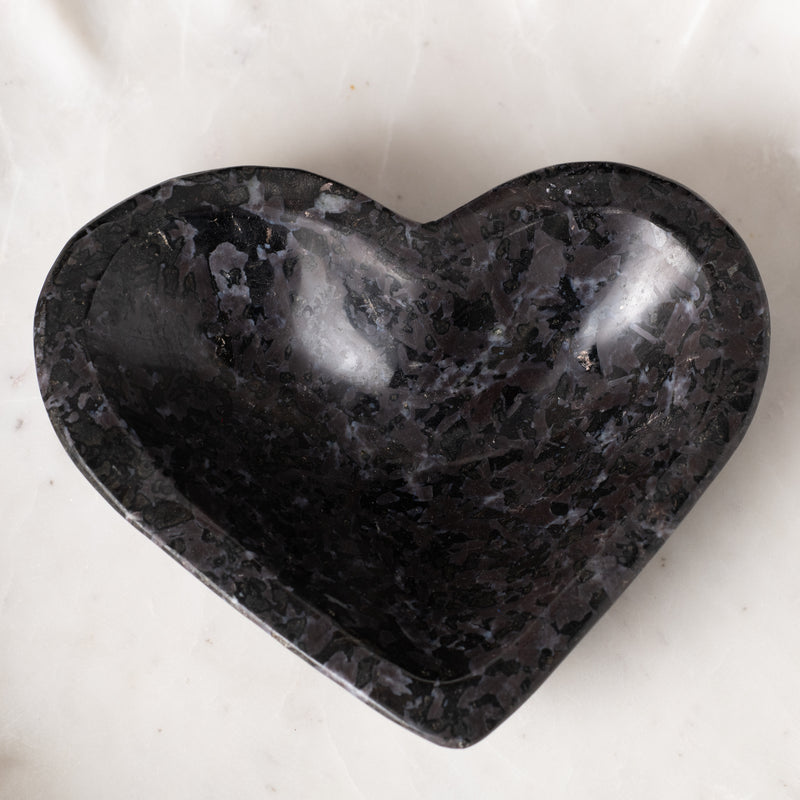 Grande Gabbro Heart Bowl