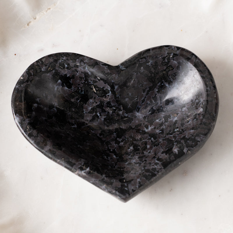 Grande Gabbro Heart Bowl