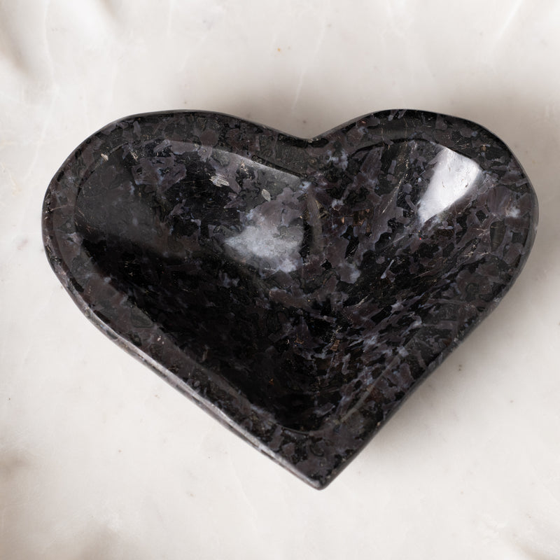 Grande Gabbro Heart Bowl