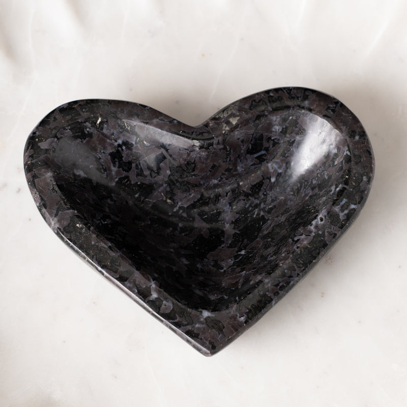 Grande Gabbro Heart Bowl